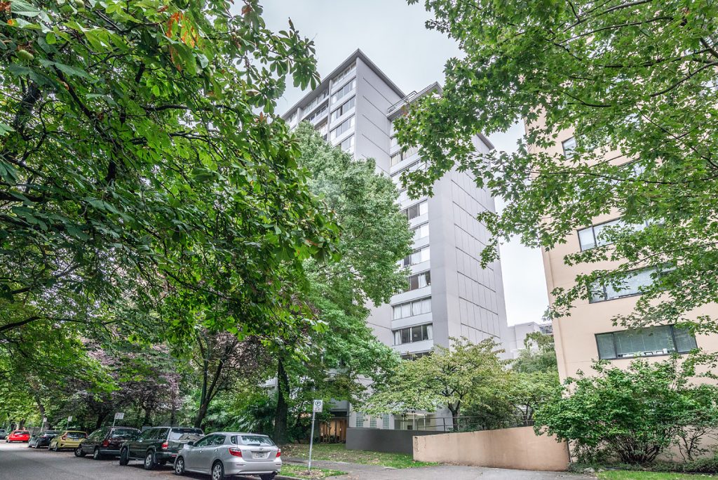 Connaught Apartments - Vancouver Bachelor 2