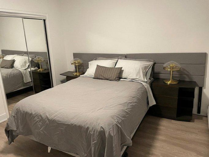 4750 Bathurst Street - Studio 5