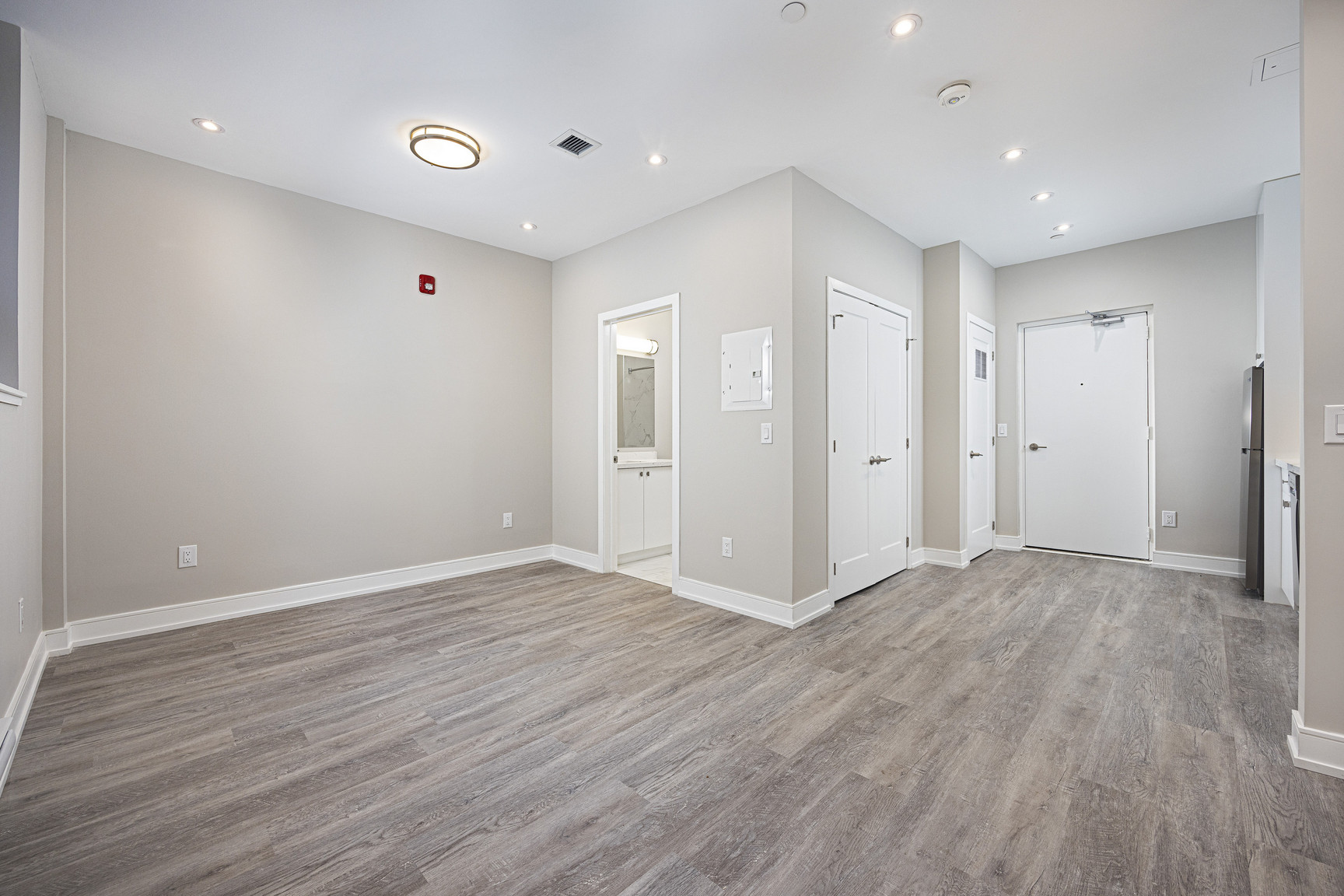 Tyndall Tower - 2 Bedroom - Luxe Renovation