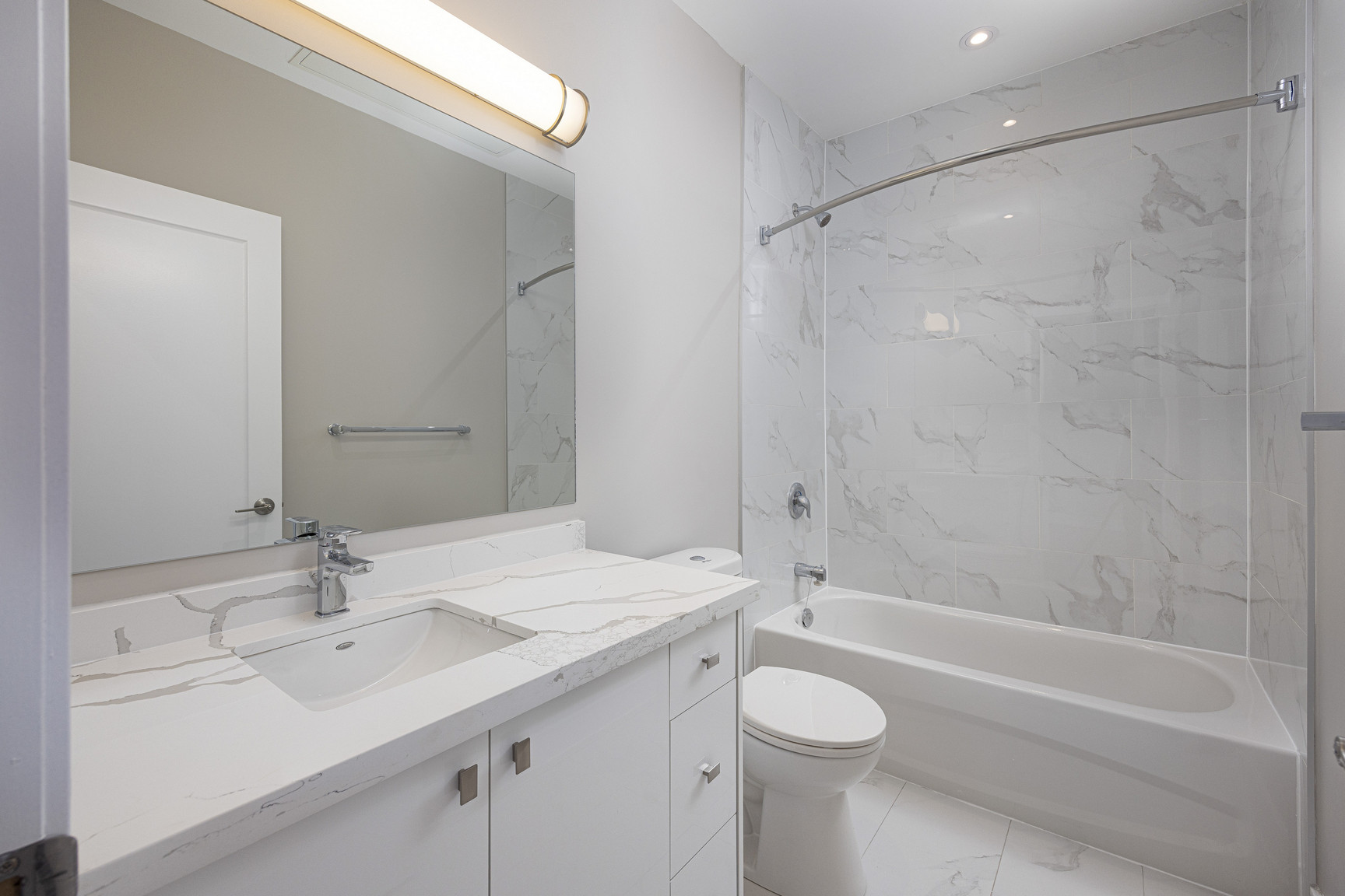 Tyndall Tower - 2 Bedroom  - Luxe Renovation 2