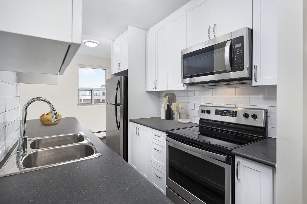 Emerald Towers - St. Catharines 2 Bedrooms 3