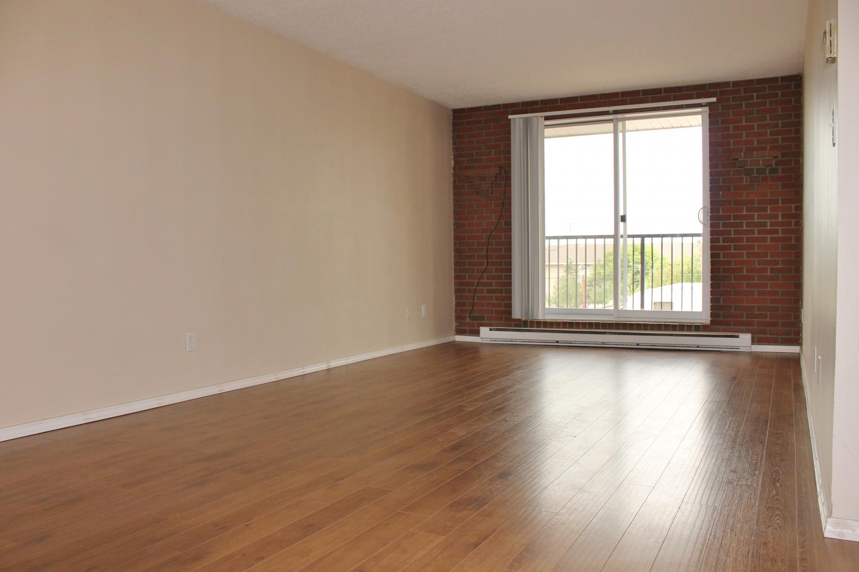 Unchaga Court - 2 Bedroom 1 Bath 2