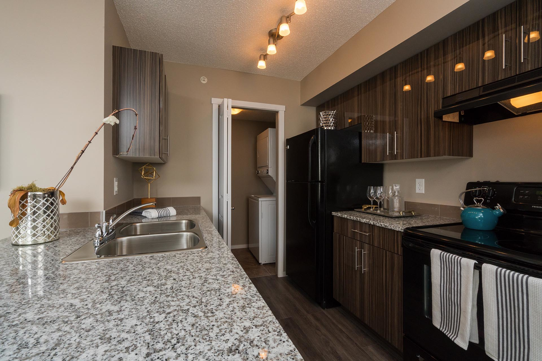 Vita Estates - 2 Bedroom + 2 Bathroom + Den