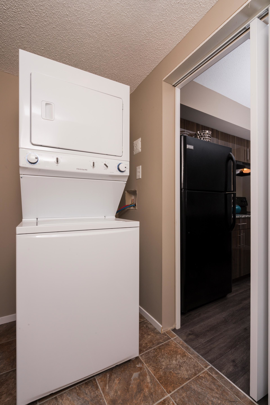 Vita Estates - 2 Bedroom + 2 Bathroom + Den 5