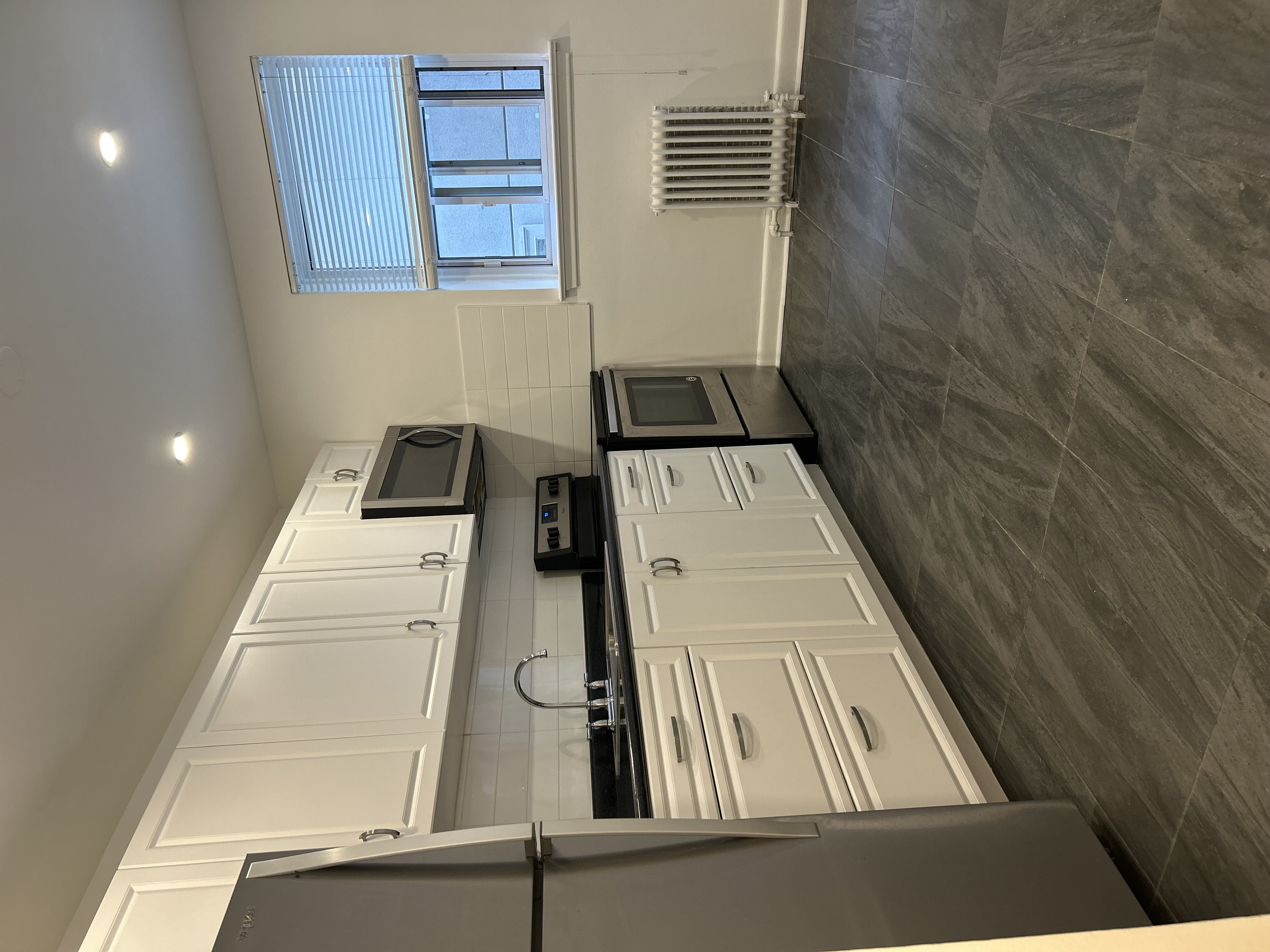 57 Rawlinson Ave - Bachelor 5
