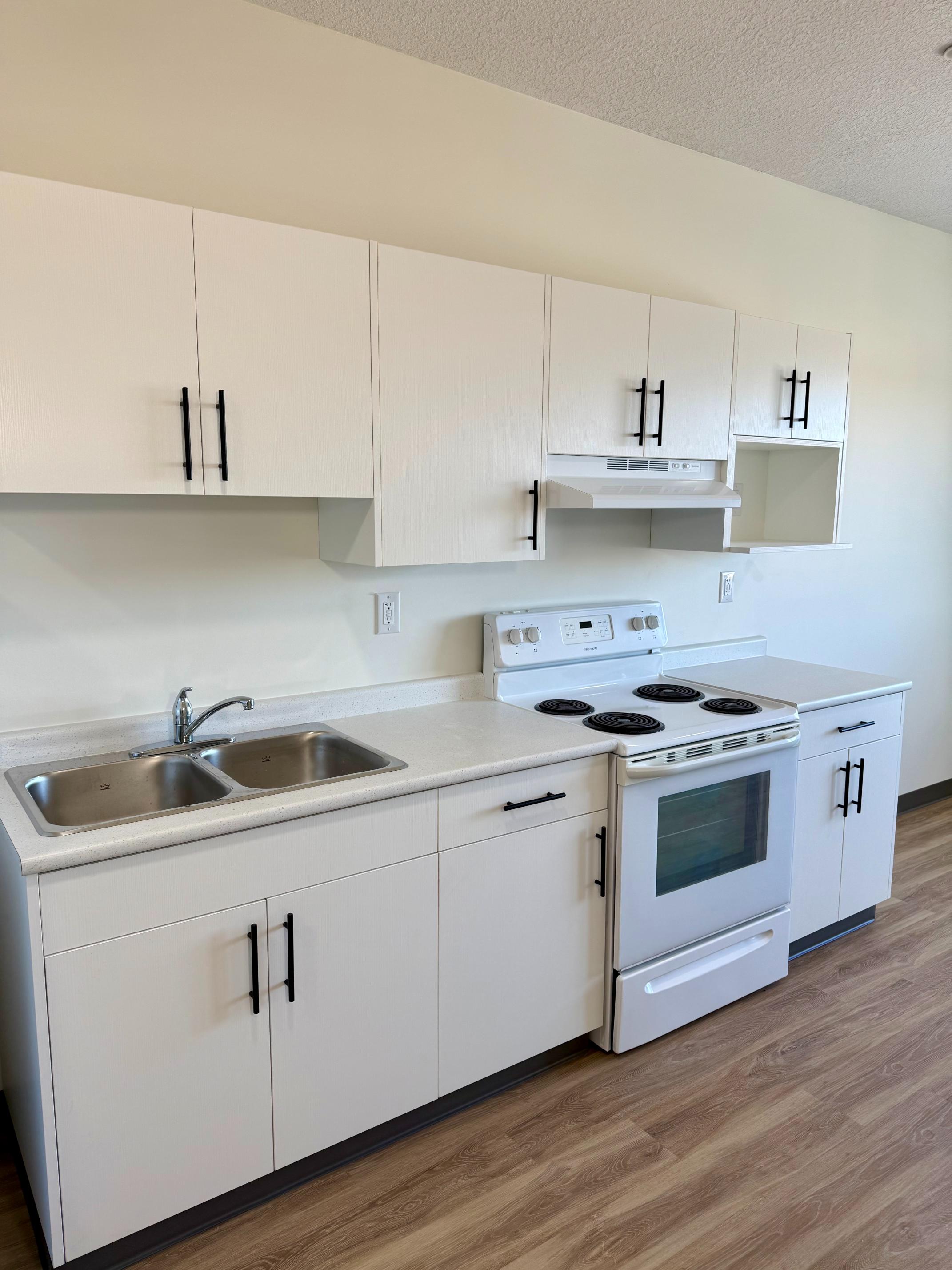 Stony Plain Manor - 1 Bedroom 4