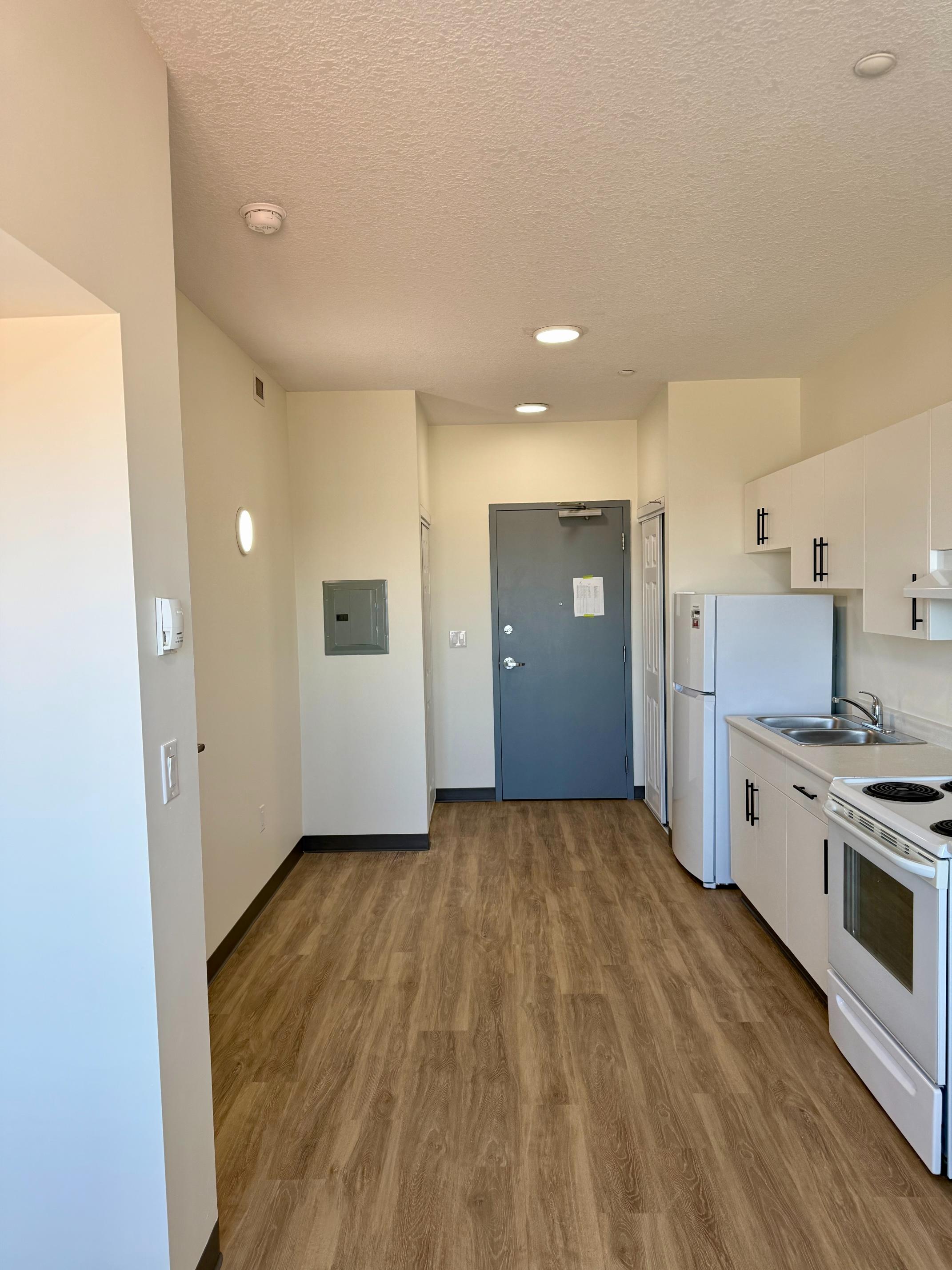 Stony Plain Manor - 1 Bedroom 5