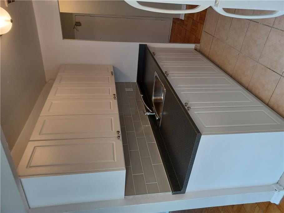 Parkway Manor - Studio Apartment 5