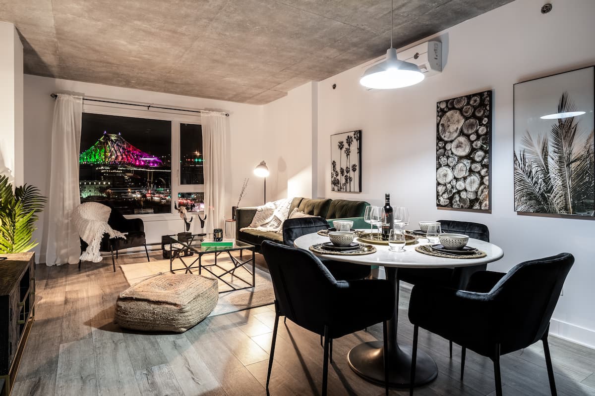 The Opal - Junior 1 Bedroom available at 2130 Rue Laforce, Montreal 5