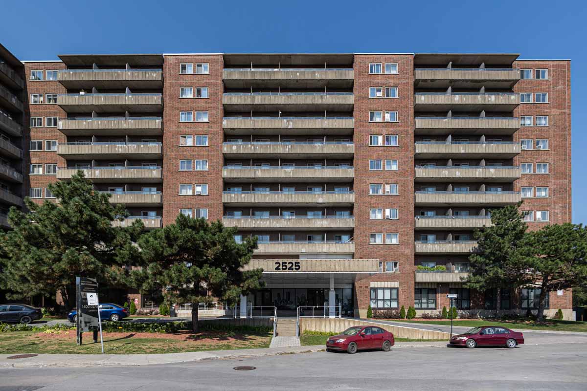 Place Cavendish Apartments - Bachelor available at 2525 Cavendish blvd., Montreal 2