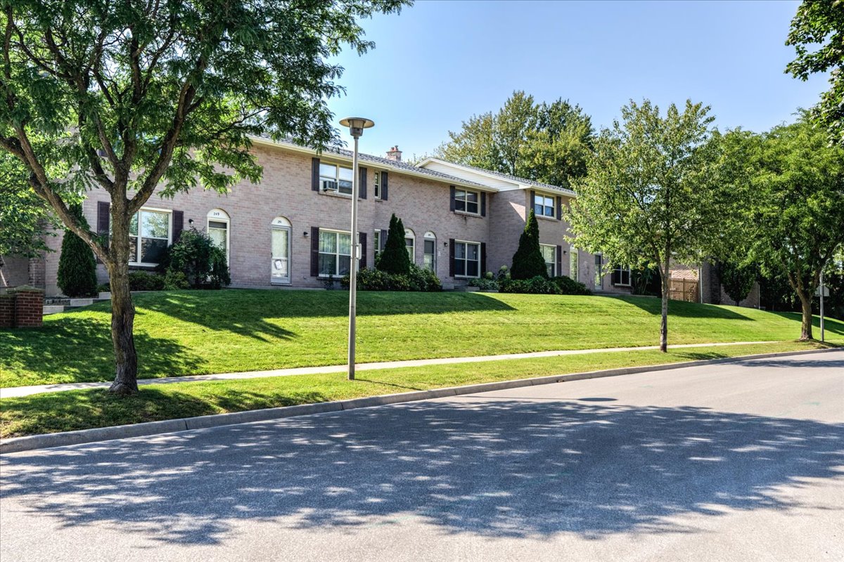 Blackacres Blvd Townhomes - Townhouse (3 bedroom) available at 101-259 Blackacres Blvd 4