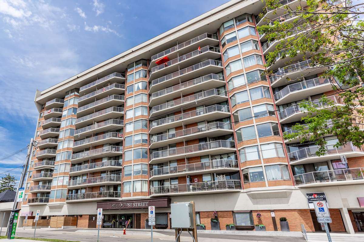Windsor Apartments - 2 Bedroom available at 505 Locust Street, Burlington 2