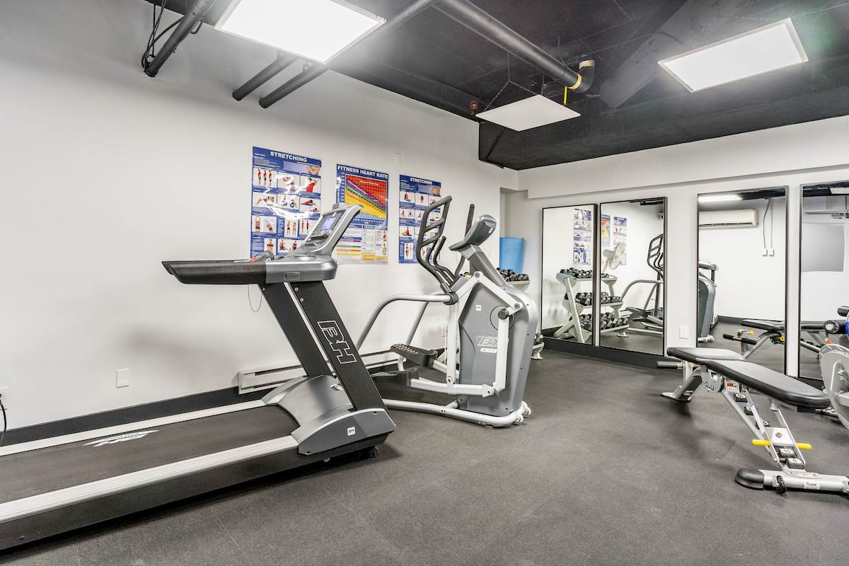 Windsor Apartments - 2 Bedroom available at 505 Locust Street, Burlington 3