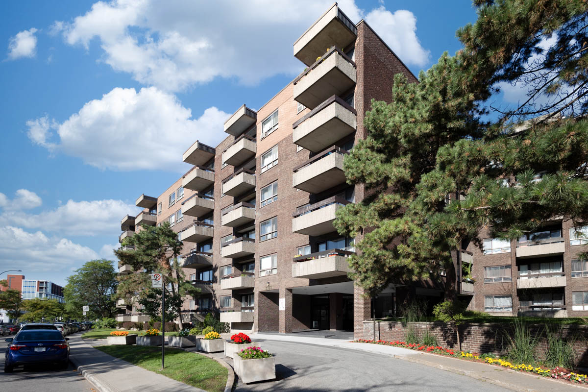 Parc Royal Apartments - 2 Bedroom available at 3333 West Jean Talon Street, Montreal 4