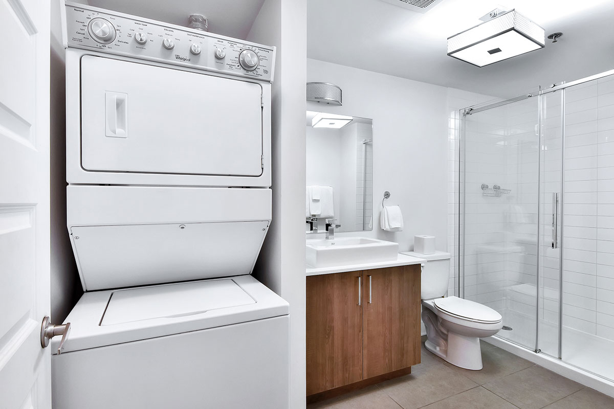 B&C Apartments - 1 Bedroom available at 1255 rue De Bullion, Montreal 5