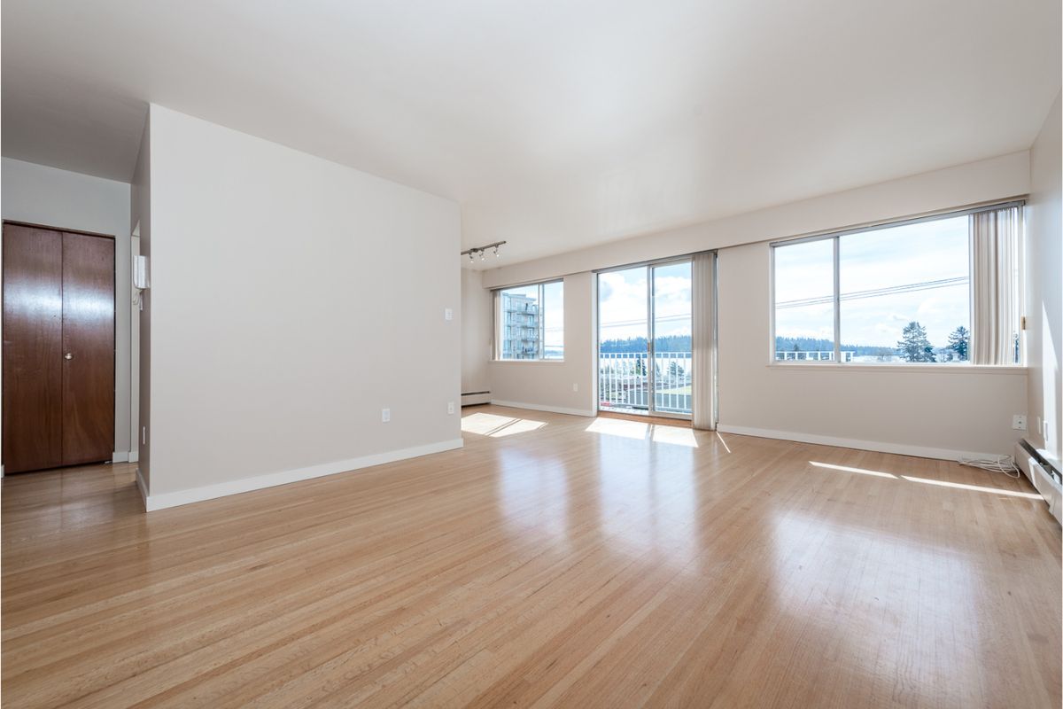 Hollyhill Towers - 2 Bedroom available at 1665 Duchess Ave, West Vancouver 2
