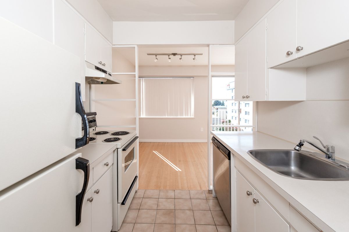 Hollyhill Towers - 2 Bedroom available at 1665 Duchess Ave, West Vancouver 3