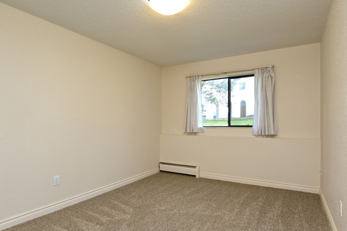 Terrace Green - Bachelor available at 180 Croft Street, Victoria 3