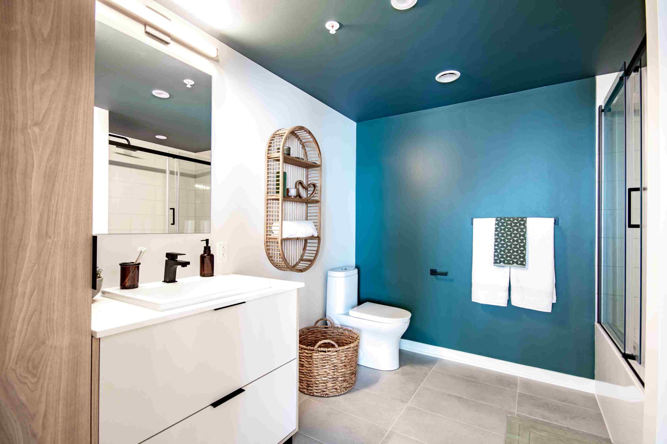 Market Apartments - 3 Bedroom available at 3440 boulevard Saint-Elzéar West, Laval 3