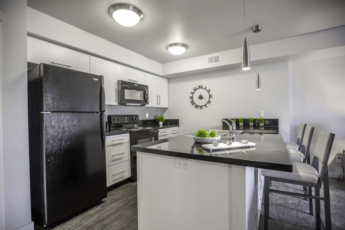 Madison Apartments - 1 Bedroom available at 1251 & 1291 McEachern Dr, Regina 4