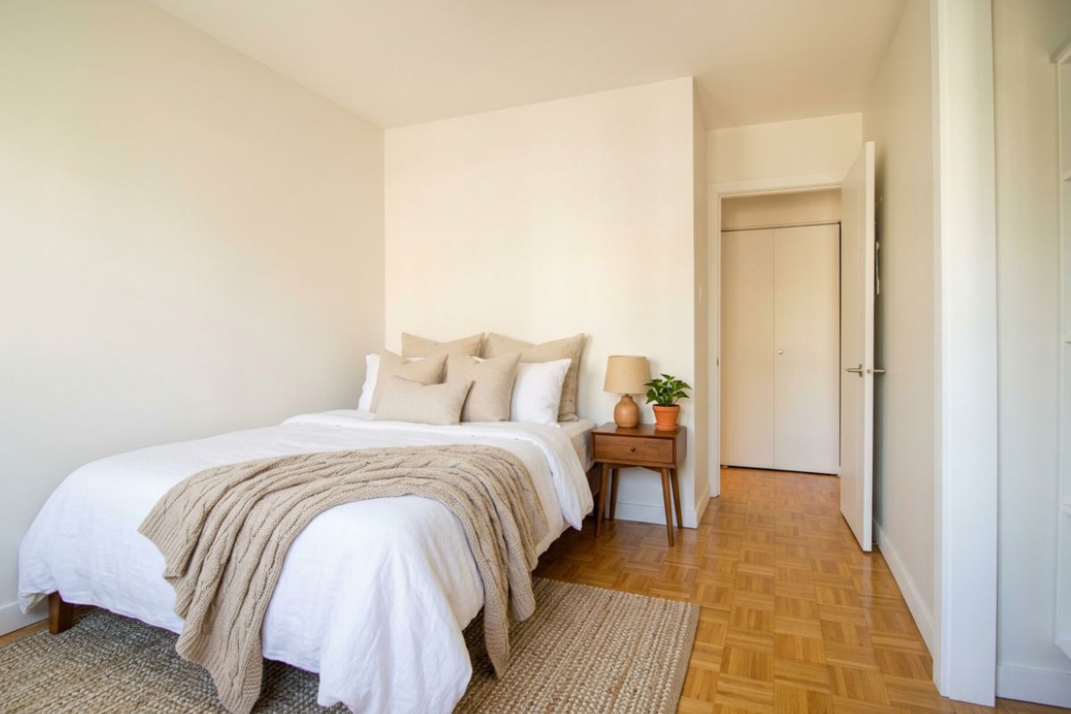 Newport Apartments - 1 Bedroom available at 1176 Burnaby St, Vancouver 4