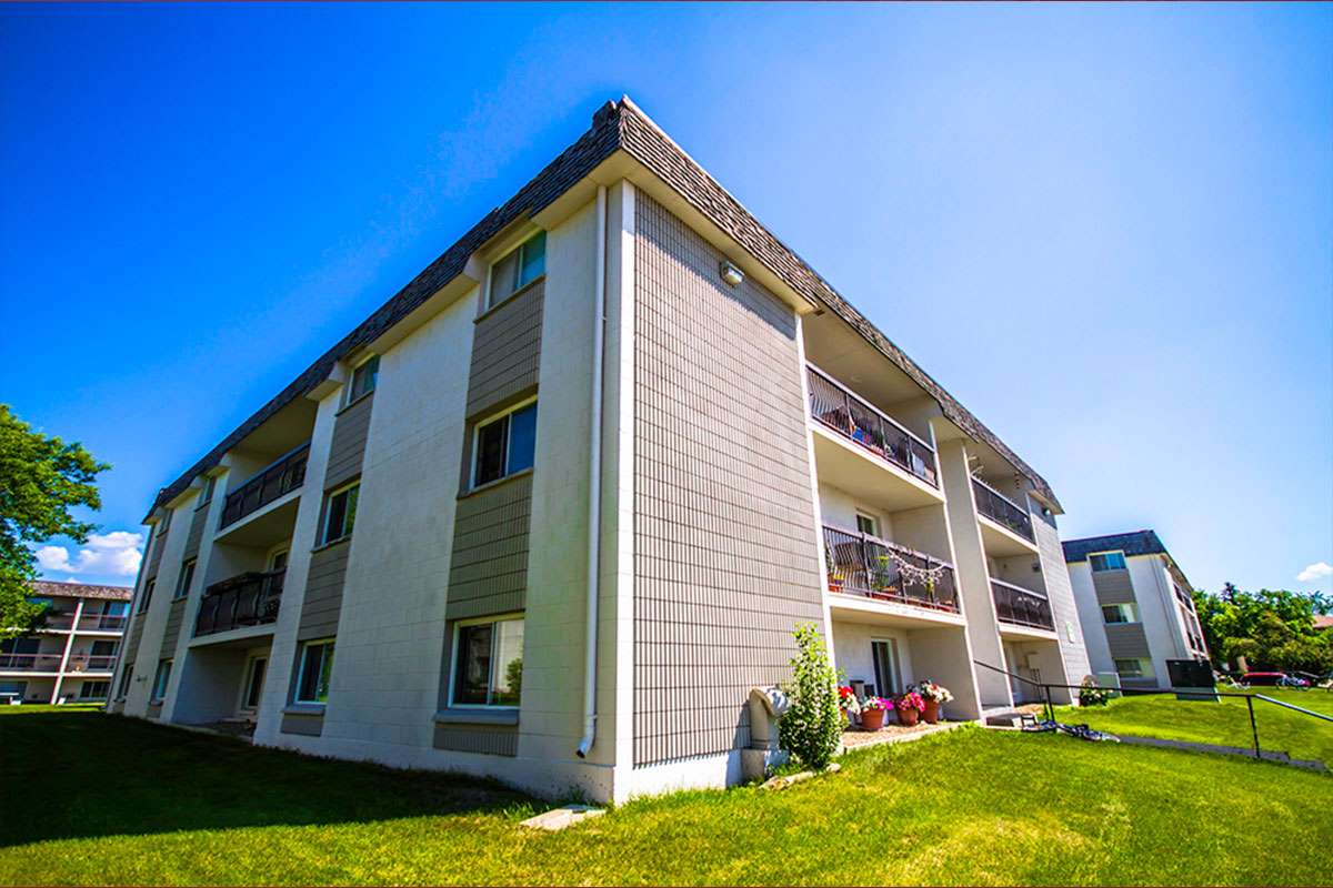 Lewvan Village Apartments - 2 Bedroom available at 4730-4760 Pasqua Street, Regina 4