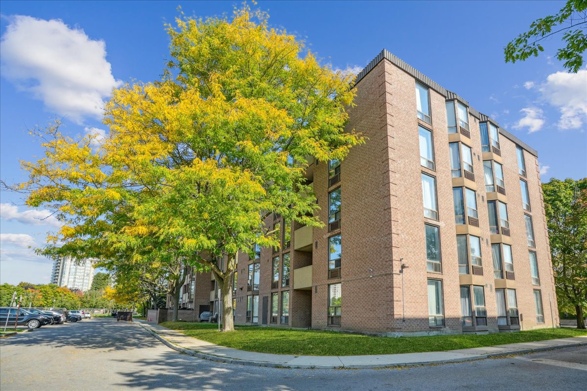 Pickering Place Apartments - 3 Bedroom available at 1865 Glenanna Road, Pickering 2