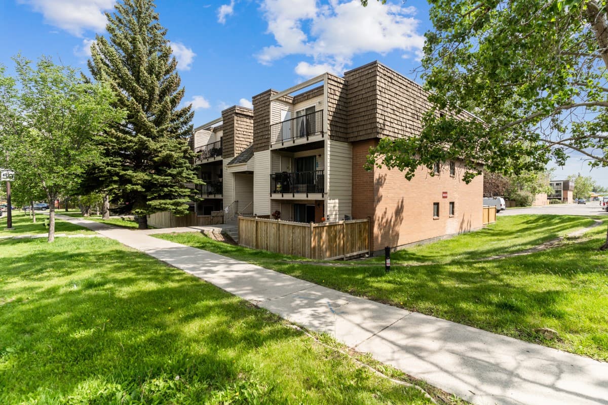 Pineridge Greene Apartments - 1 Bedroom available at 5300 Rundlehorn Drive NE, Calgary 5