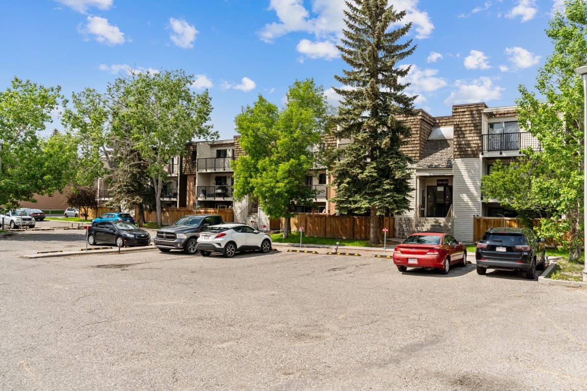 Pineridge Greene Apartments - 2 Bedroom available at 5300 Rundlehorn Drive NE, Calgary 3