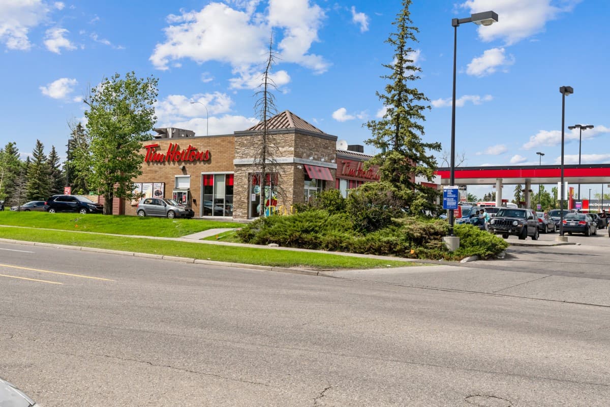 Pineridge Greene Apartments - 2 Bedroom available at 5300 Rundlehorn Drive NE, Calgary 2