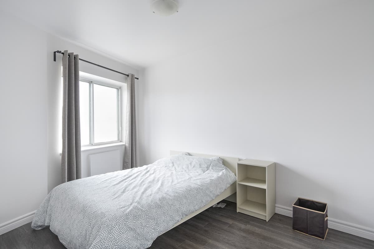 The Saguenay Apartments - 1 Bedroom available at 135 East Sherbrooke street, Montreal 4