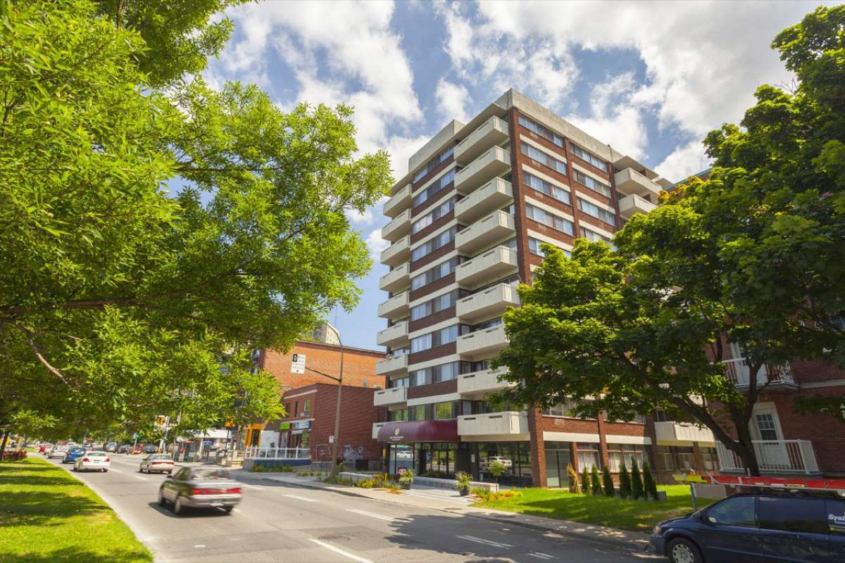 Cote-des-Neiges Apartments - Junior 1 Bedroom available at 4760 Chemin de la Côte-des-Neiges 5