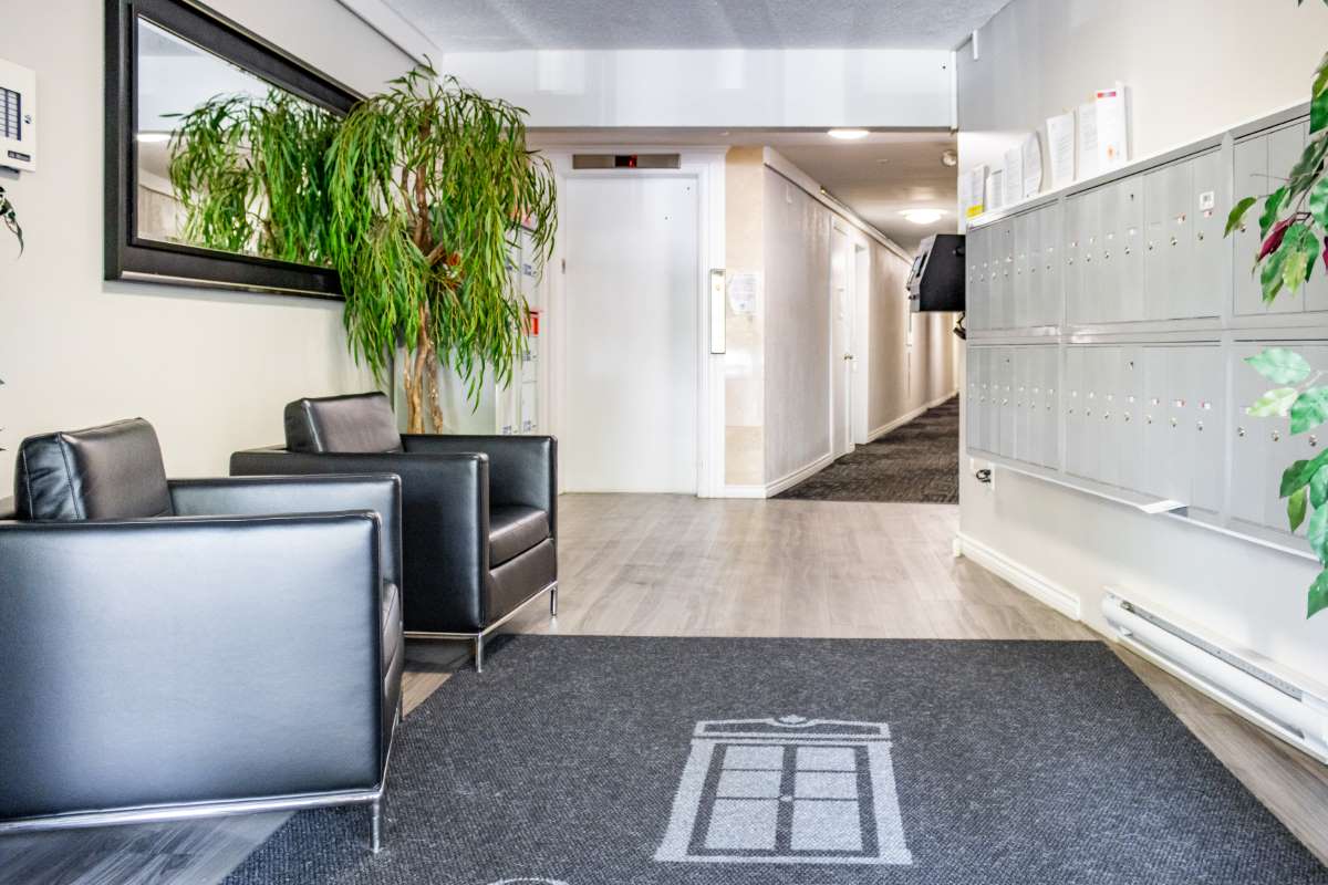 Buckingham Manor - 1 Bedroom available at 967 Collinson Street, Victoria 3