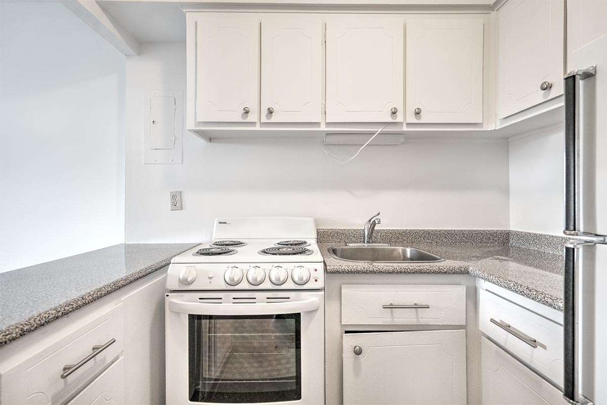 The Lorne Apartments - 1 Bedroom available at 3580 Lorne Avenue, Montreal 4