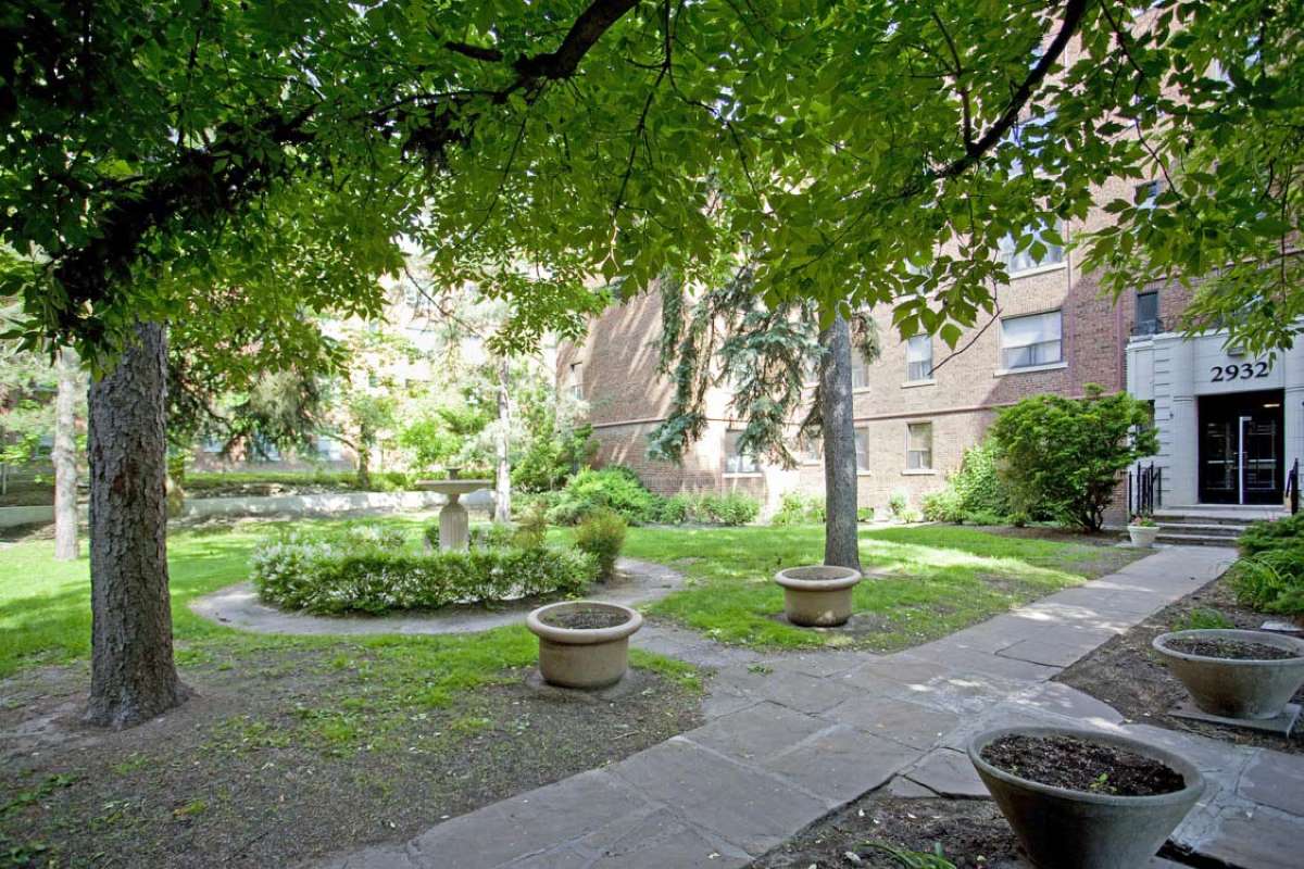 Chatsworth Apartments - Bachelor available at 2928 Yonge Street, Toronto 4