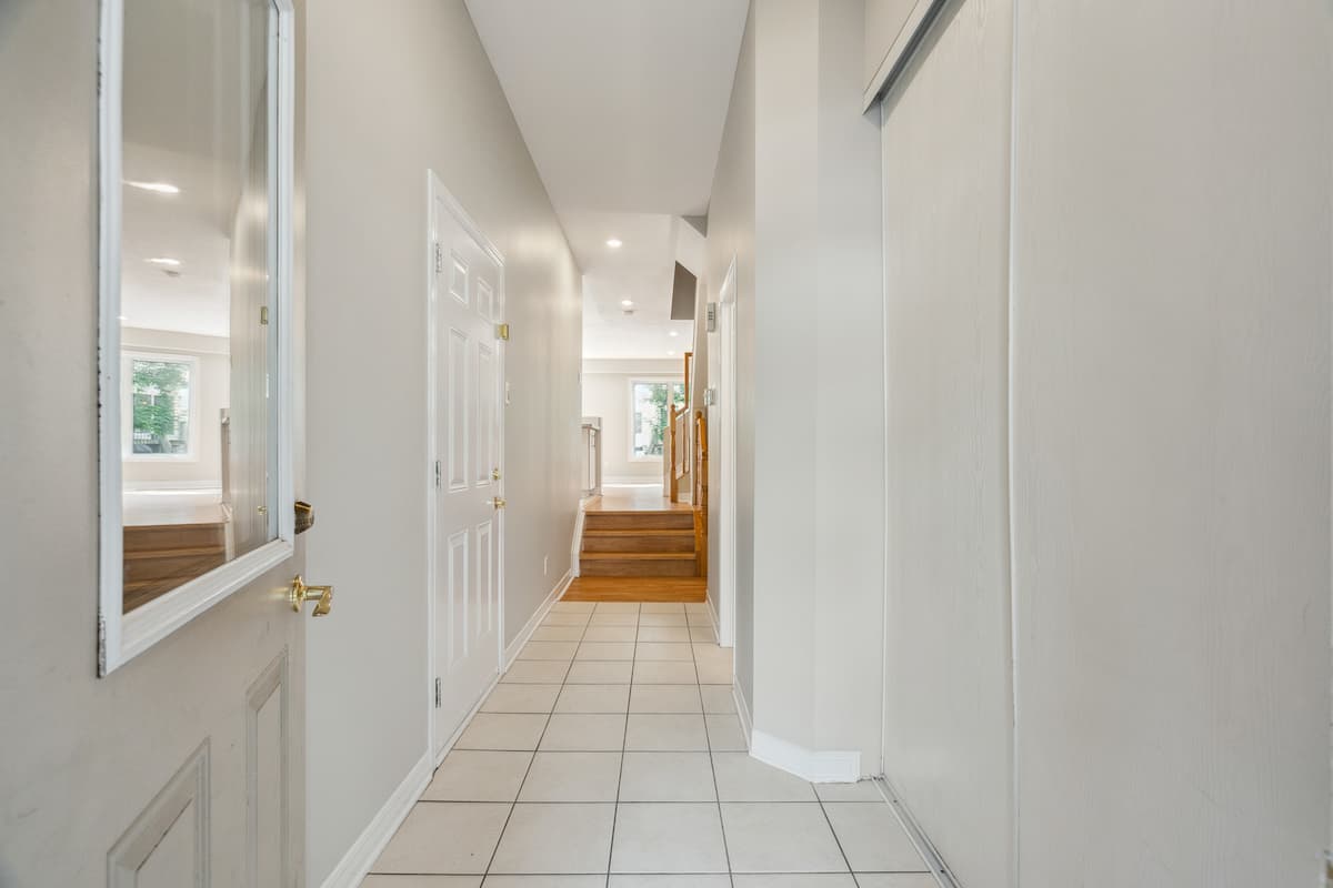 Forestview Townhomes - Townhouse (3 bedroom) available at 650 Woodcliffe Private 2