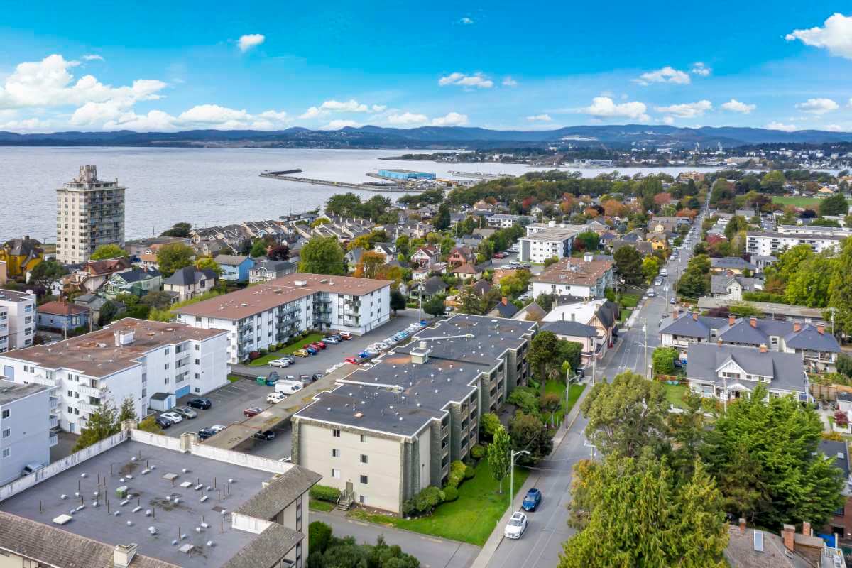 Niagara Court Apartments - Bachelor available at 535 Niagara Street, Victoria 3