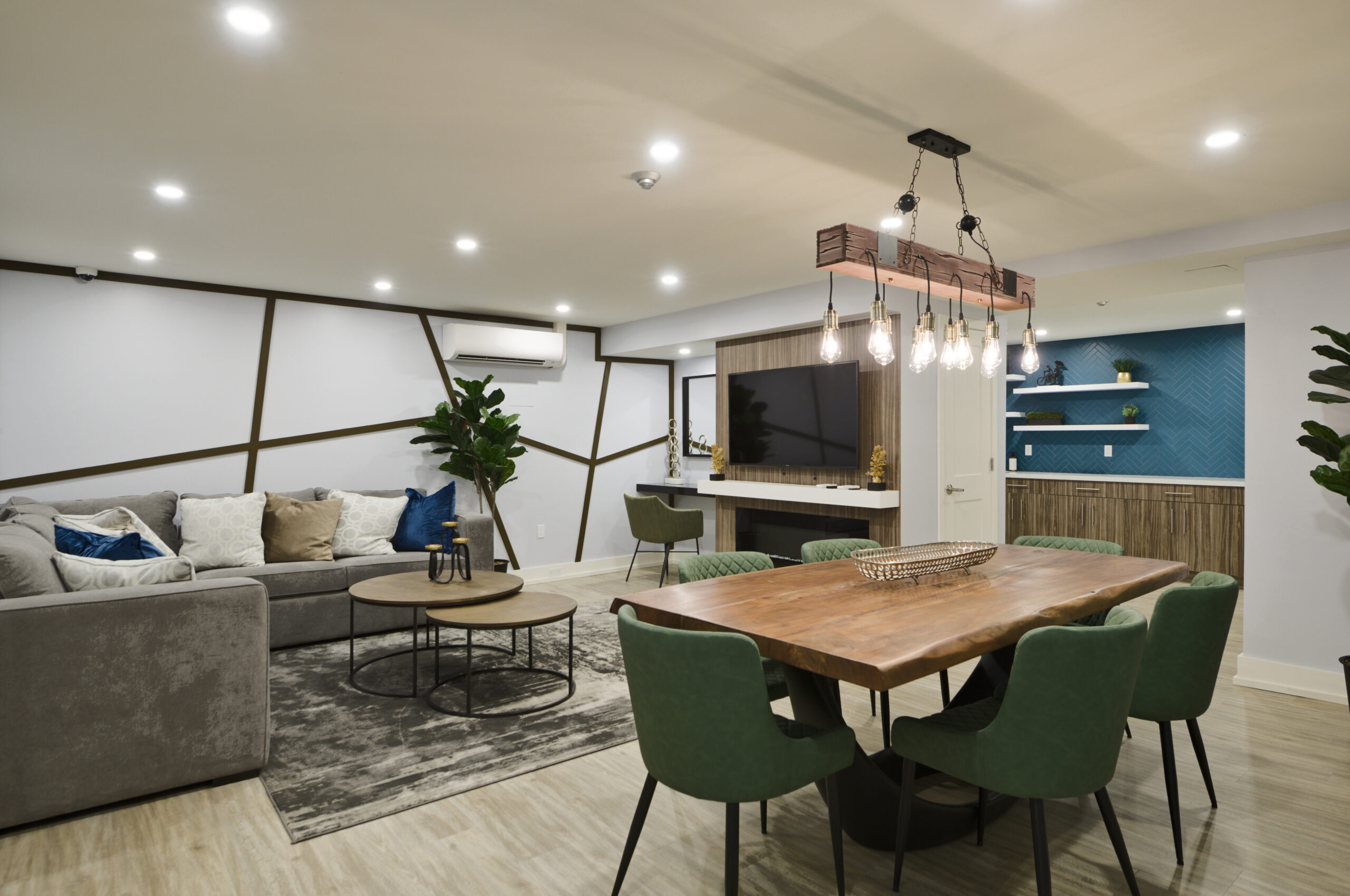 Huntley Apartments - Bachelor available at 77 Huntley Street, Toronto 3