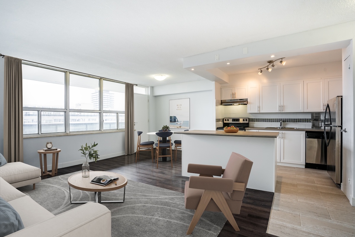 Davisville Village Apartments - Bachelor available at 33 Davisville Avenue, Toronto 5