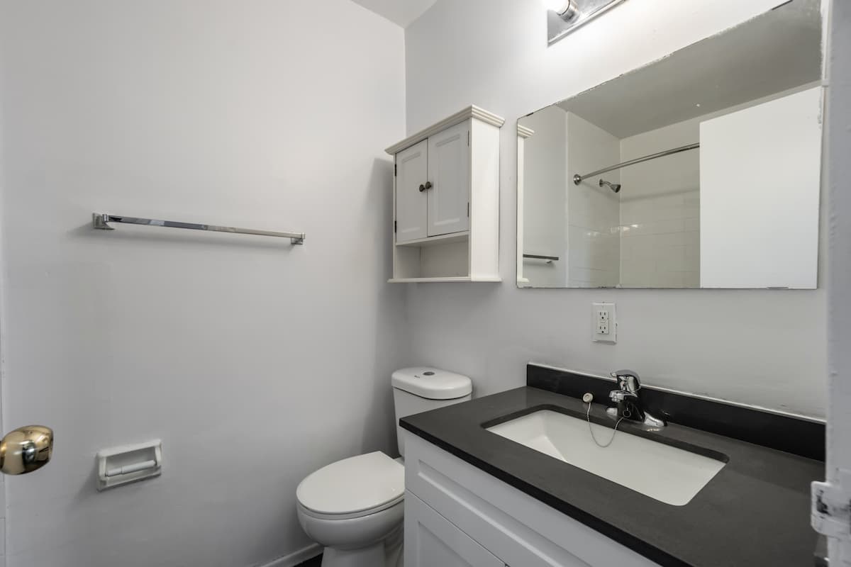 Springbank Manor - 1 Bedroom available at 492 Springbank Drive, London 5