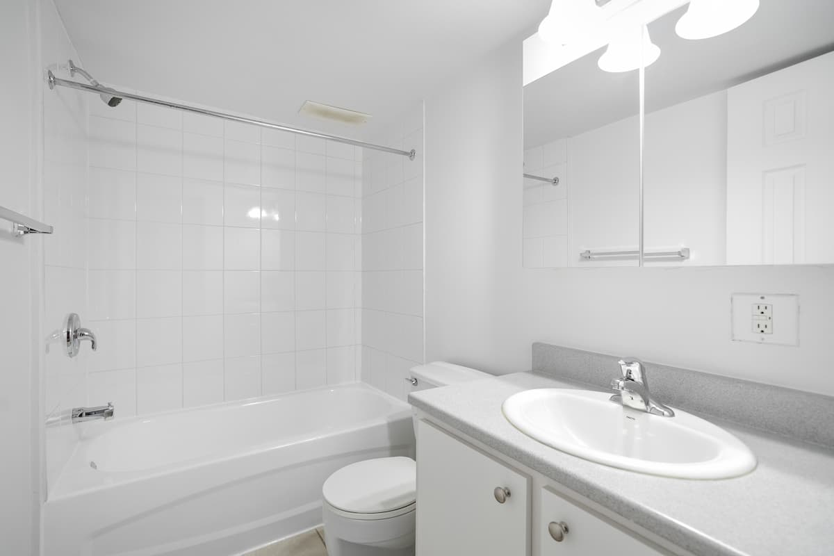 Bois-de-Boulogne Apartments - 2 Bedroom available at 10250 Du Bois-de-Boulogne Avenue 3
