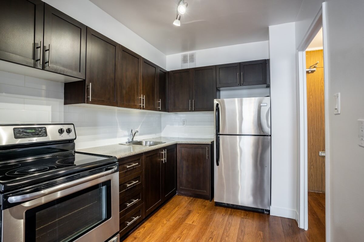 Davisville Village Apartments - 2 Bdrm available at 111 Davisville Avenue, Toronto 5