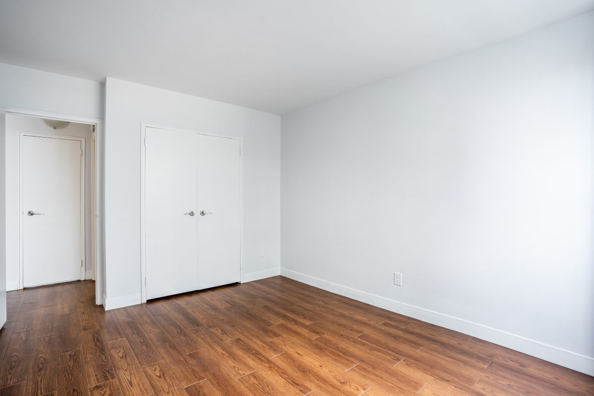 Davisville Village Apartments - Bachelor available at 111 Davisville Avenue, Toronto 3