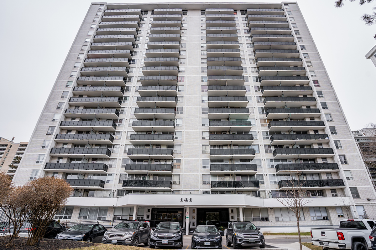 Davisville Village Apartments - Bachelor available at 141 Davisville Avenue, Toronto 3