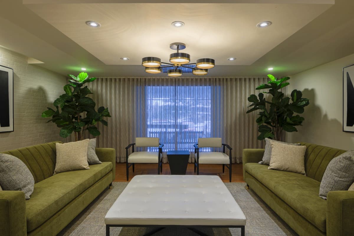 Davisville Village Apartments - Bachelor available at 141 Davisville Avenue, Toronto 4