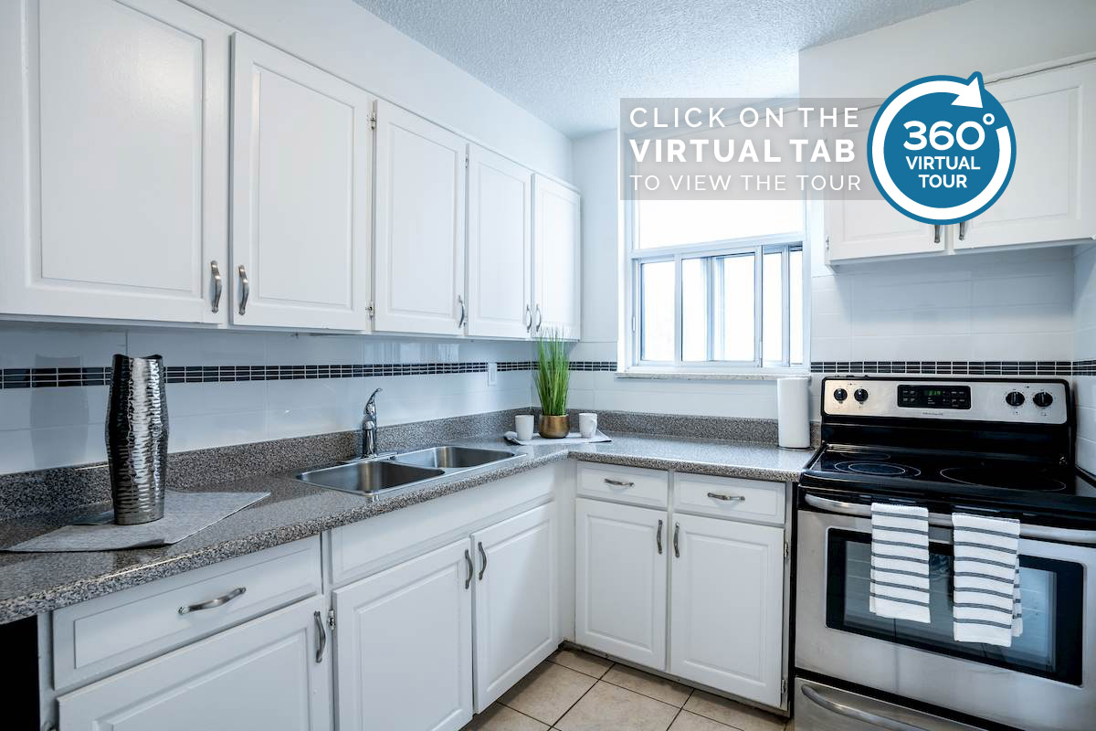 Davisville Village Apartments - 1 Bdrm available at 141 Davisville Avenue, Toronto 3