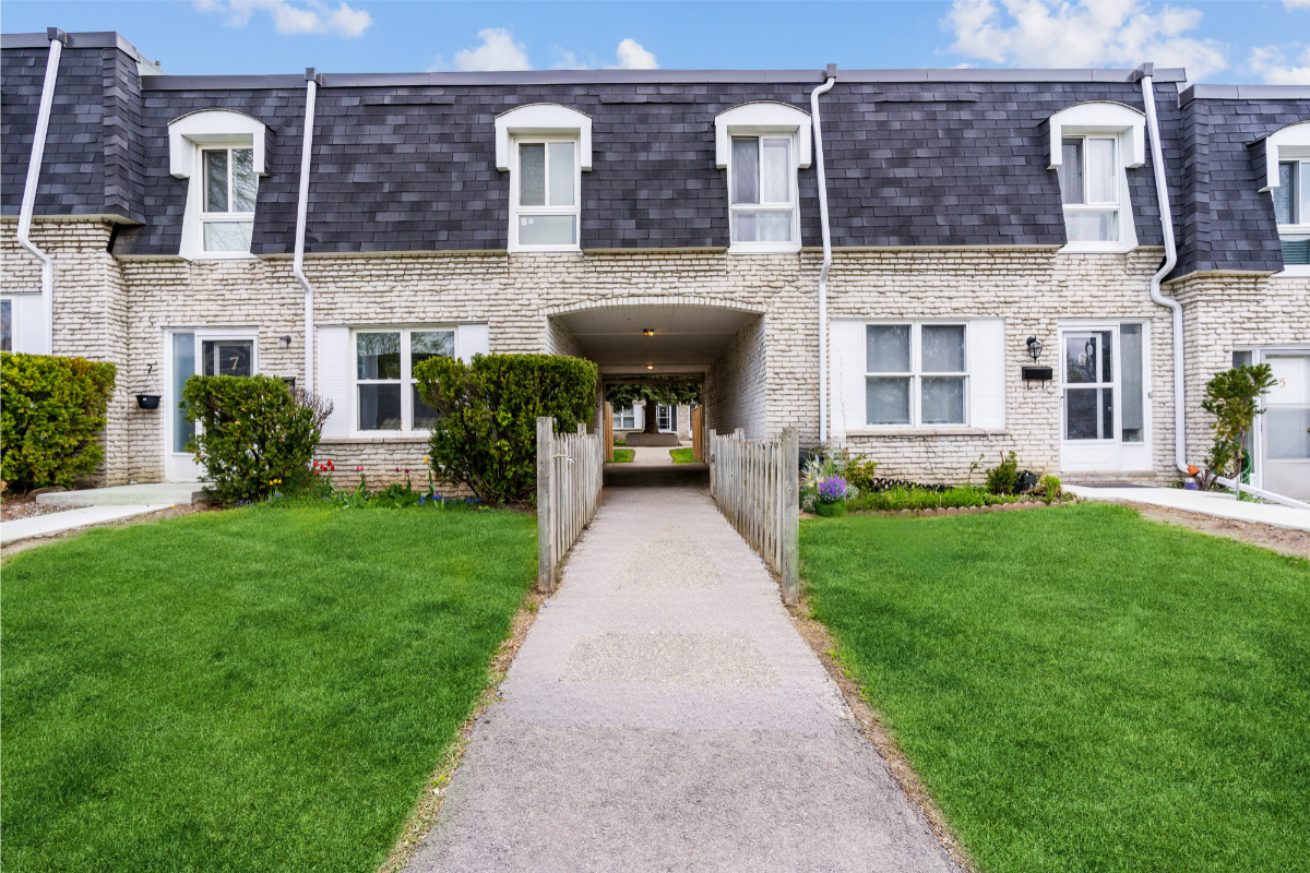 Bloor Dixie Townhomes - Townhouse (3 bedroom) available at 3515-3516 Havenwood Drive 3