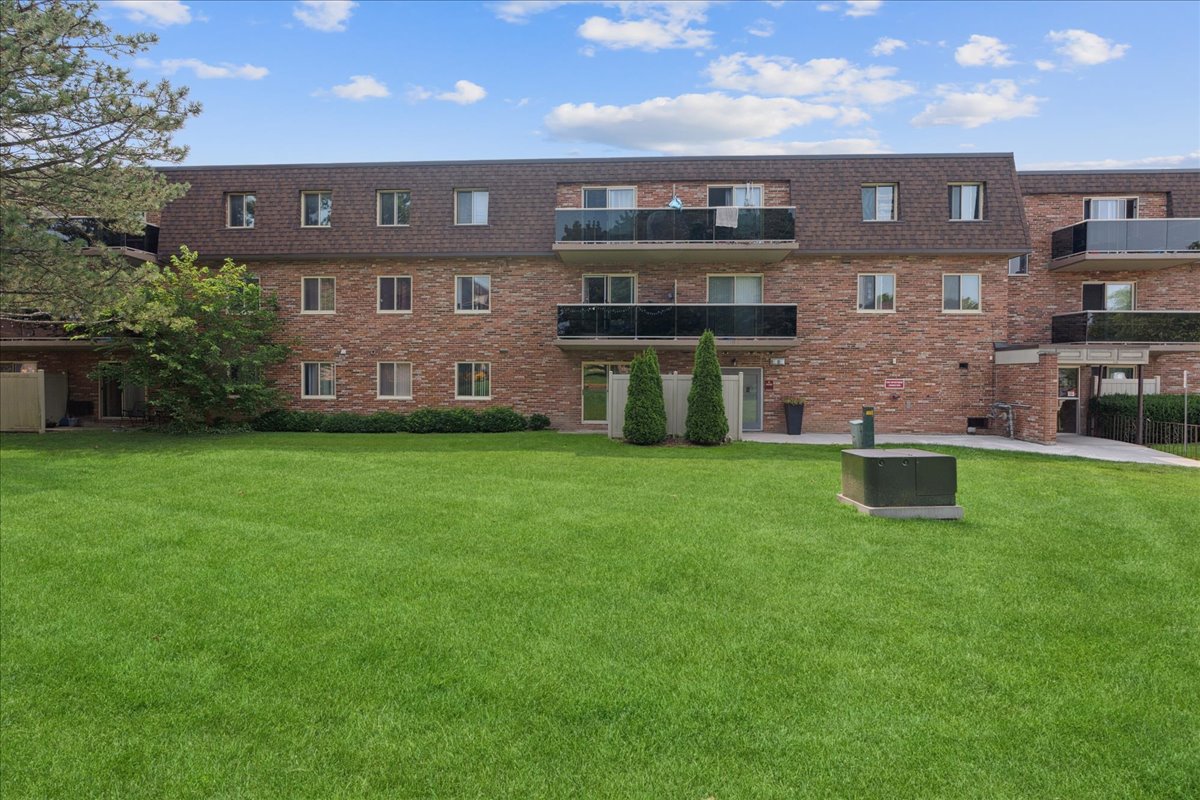 Colonial Court - 2 Bedroom available at 750, 760, 770, 780 Viscount Road, London 2
