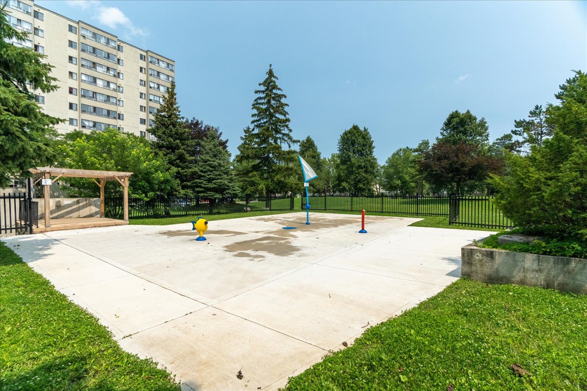 Fiddlers West Apartments - 1 Bedroom available at 95 Fiddlers Green Road, London 5
