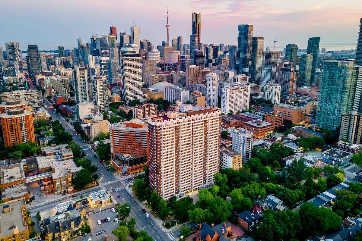 Wellesley Apartments - Bachelor available at 100 Wellesley Street East, Toronto 3